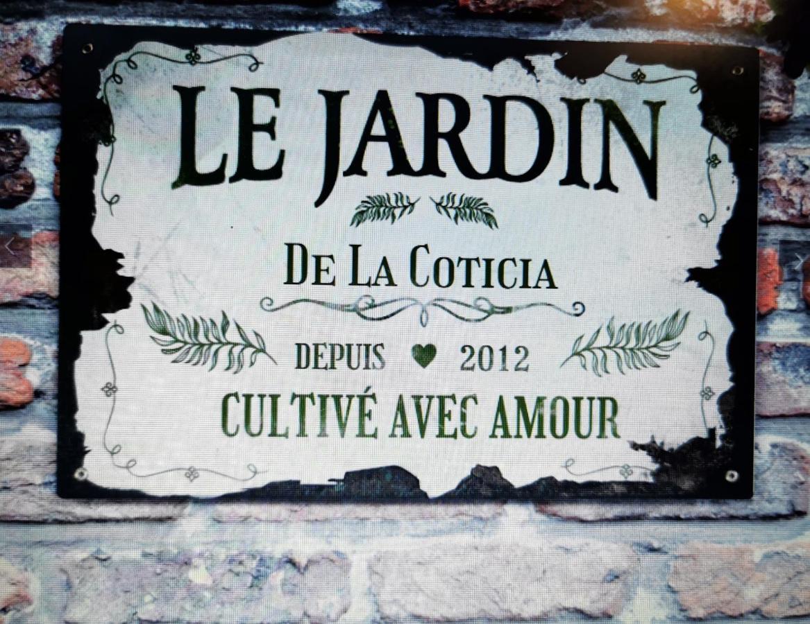 La Coticia Acomodação com café da manhã Coutiches Exterior foto